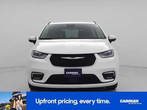 White 2023 Chrysler Pacifica Touring L