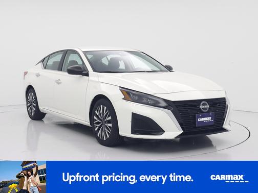 White 2025 Nissan Altima SV