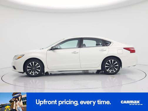 White 2016 Nissan Altima SV