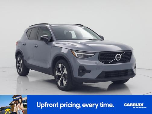 Gray 2023 Volvo XC40 B4 Ultimate Dark Theme