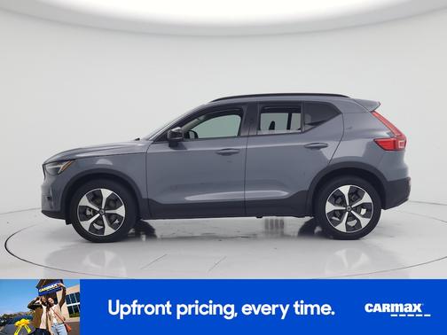 Gray 2023 Volvo XC40 B4 Ultimate Dark Theme