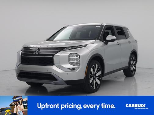 Silver 2025 Mitsubishi Outlander SE