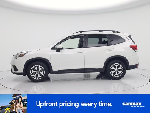 White 2022 Subaru Forester Premium