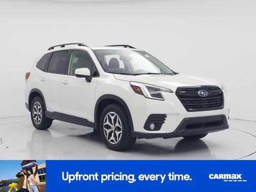 White 2022 Subaru Forester Premium