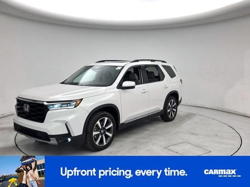 White 2025 Honda Pilot Touring