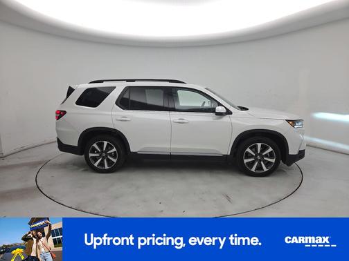 White 2025 Honda Pilot Touring