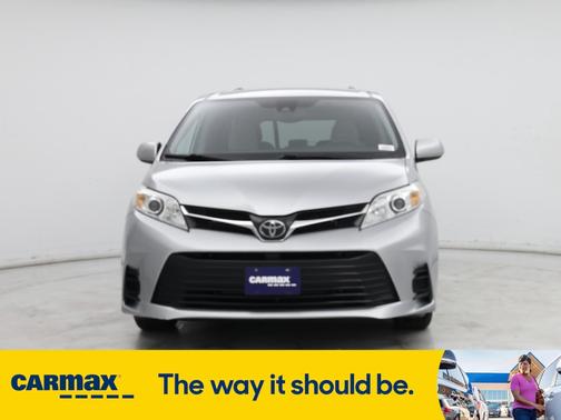 2020 Toyota Sienna LE
