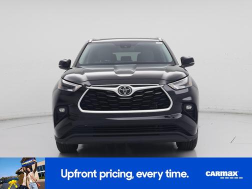 Black 2022 Toyota Highlander XLE