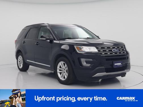 Black 2017 Ford Explorer XLT