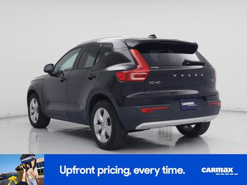 Black 2020 Volvo XC40 T5 Momentum