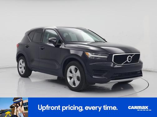 Black 2020 Volvo XC40 T5 Momentum