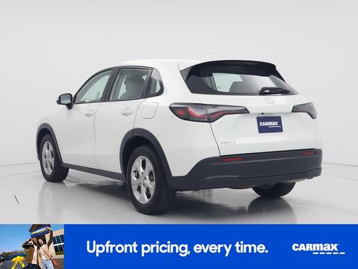 White 2024 Honda HR-V LX