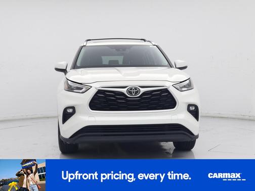 White 2020 Toyota Highlander XLE