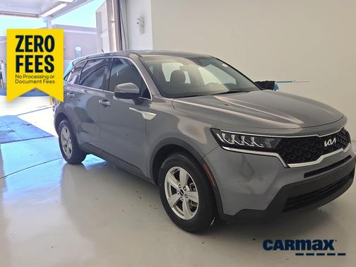 Silver 2023 Kia Sorento LX