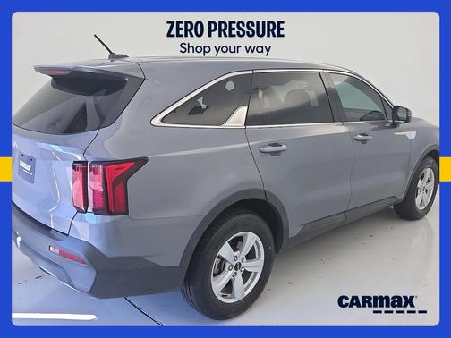 Silver 2023 Kia Sorento LX