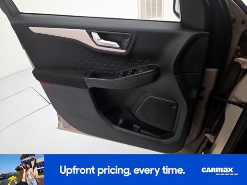 Gold 2020 Ford Escape SE