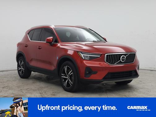 2023 Volvo XC40 B4 Plus Bright Theme
