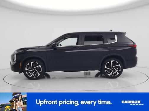 Black 2024 Mitsubishi Outlander SE