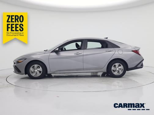 Gray 2025 Hyundai ELANTRA SE