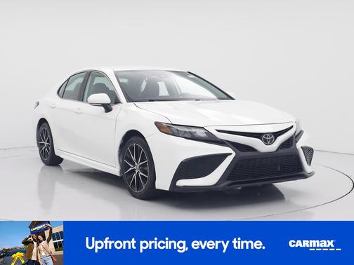 White 2024 Toyota Camry SE