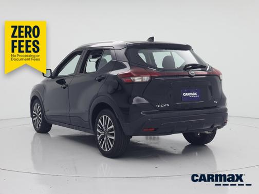 Black 2022 Nissan Kicks SV