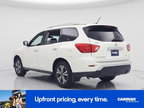 White 2017 Nissan Pathfinder S