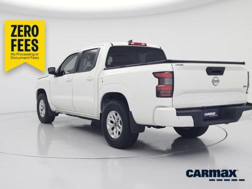 White 2024 Nissan Frontier SV