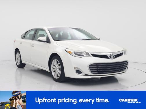 White 2015 Toyota Avalon XLE