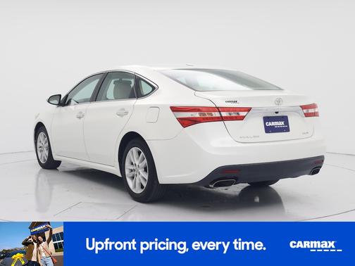 White 2015 Toyota Avalon XLE
