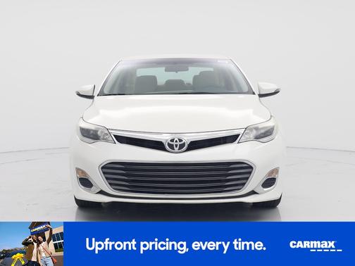 White 2015 Toyota Avalon XLE