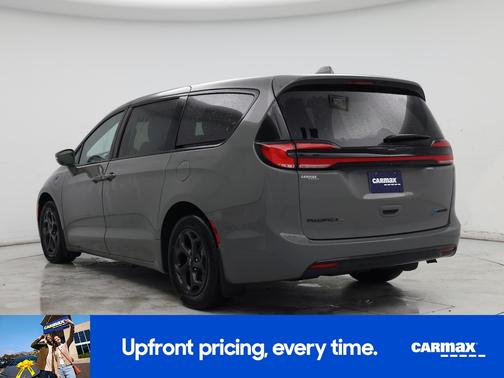 2022 Chrysler Pacifica Hybrid Touring L
