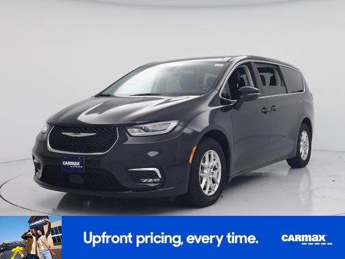 Black 2023 Chrysler Pacifica Touring L