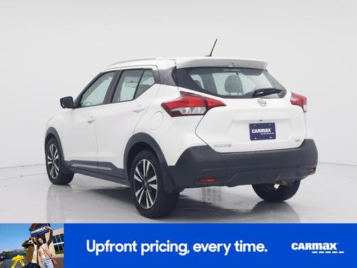White 2019 Nissan Kicks SR