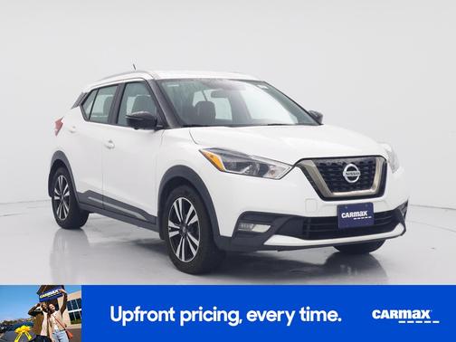 White 2019 Nissan Kicks SR