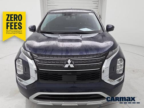 Blue 2024 Mitsubishi Outlander SE