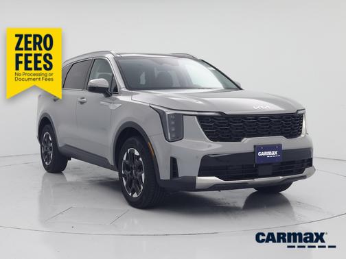 Gray 2024 Kia Sorento S