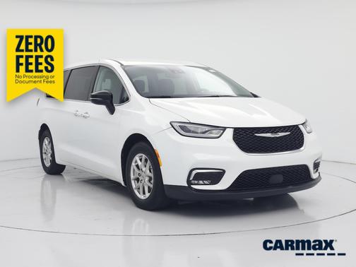 White 2024 Chrysler Pacifica Touring L