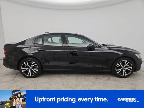 2023 Volvo S60 B5 Core Dark Theme