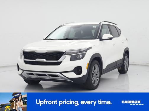 White 2022 Kia Seltos S