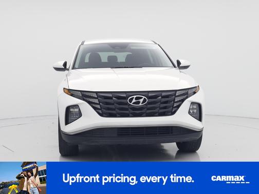 White 2024 Hyundai TUCSON SE