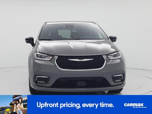 Gray 2025 Chrysler Pacifica Select