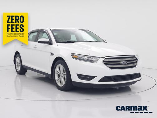 White 2018 Ford Taurus SEL