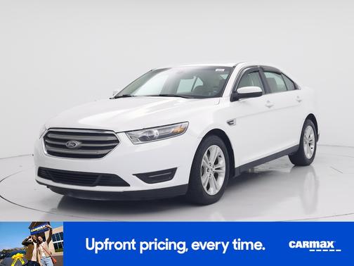 White 2018 Ford Taurus SEL