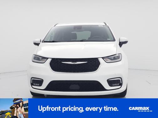 White 2023 Chrysler Pacifica Touring L