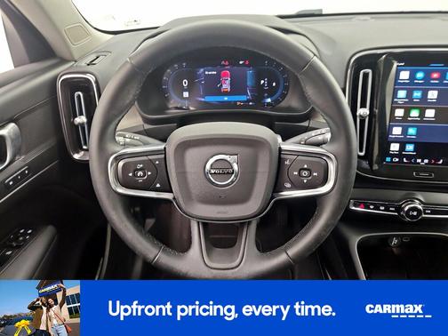 2023 Volvo XC40 B5 Plus Bright Theme