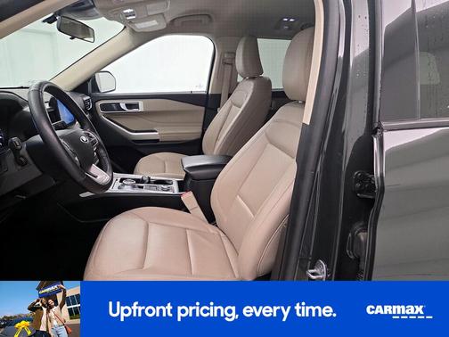 Green 2022 Ford Explorer XLT