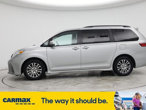 2020 Toyota Sienna XLE