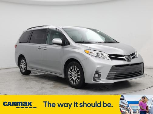 2020 Toyota Sienna XLE