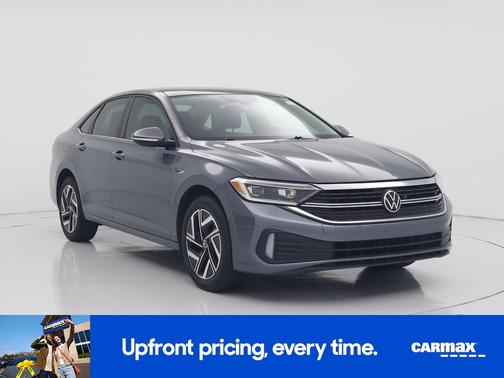 Gray 2022 Volkswagen Jetta SEL