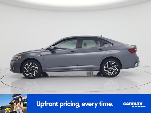 Gray 2022 Volkswagen Jetta SEL